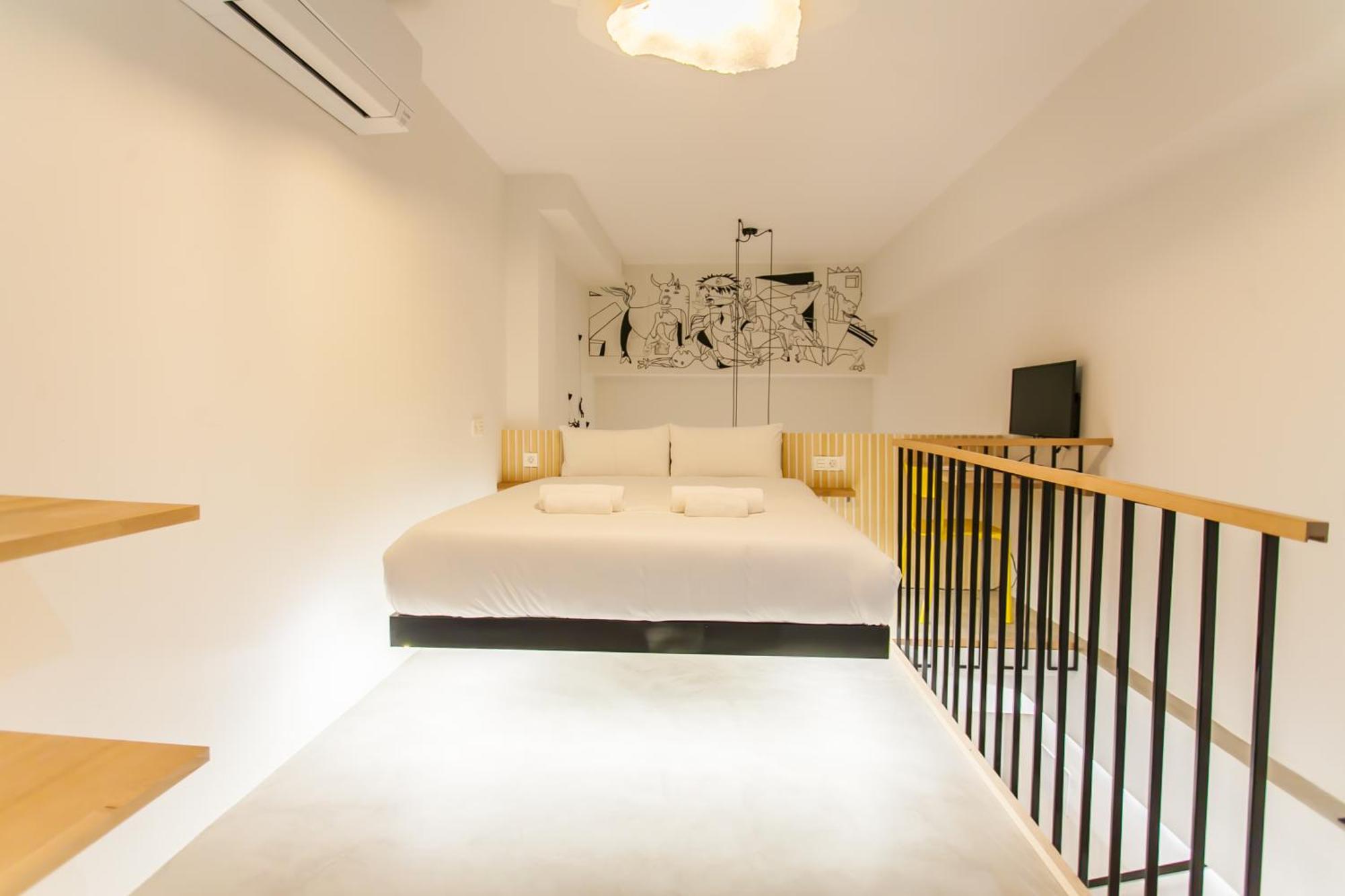 Ferienwohnung Guernica Luxury Duplex - Location, Light, And Art Madrid Exterior foto