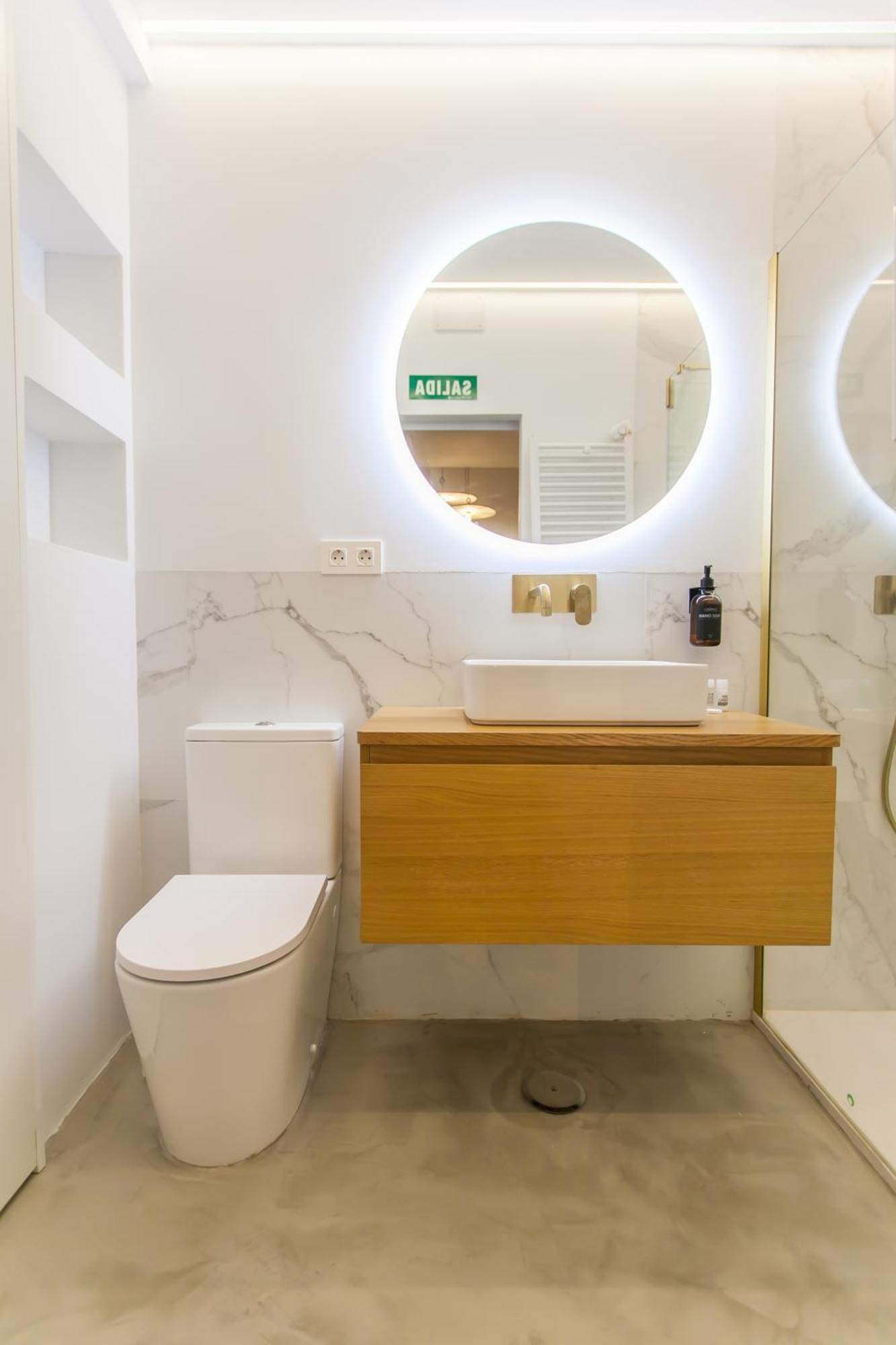 Ferienwohnung Guernica Luxury Duplex - Location, Light, And Art Madrid Exterior foto